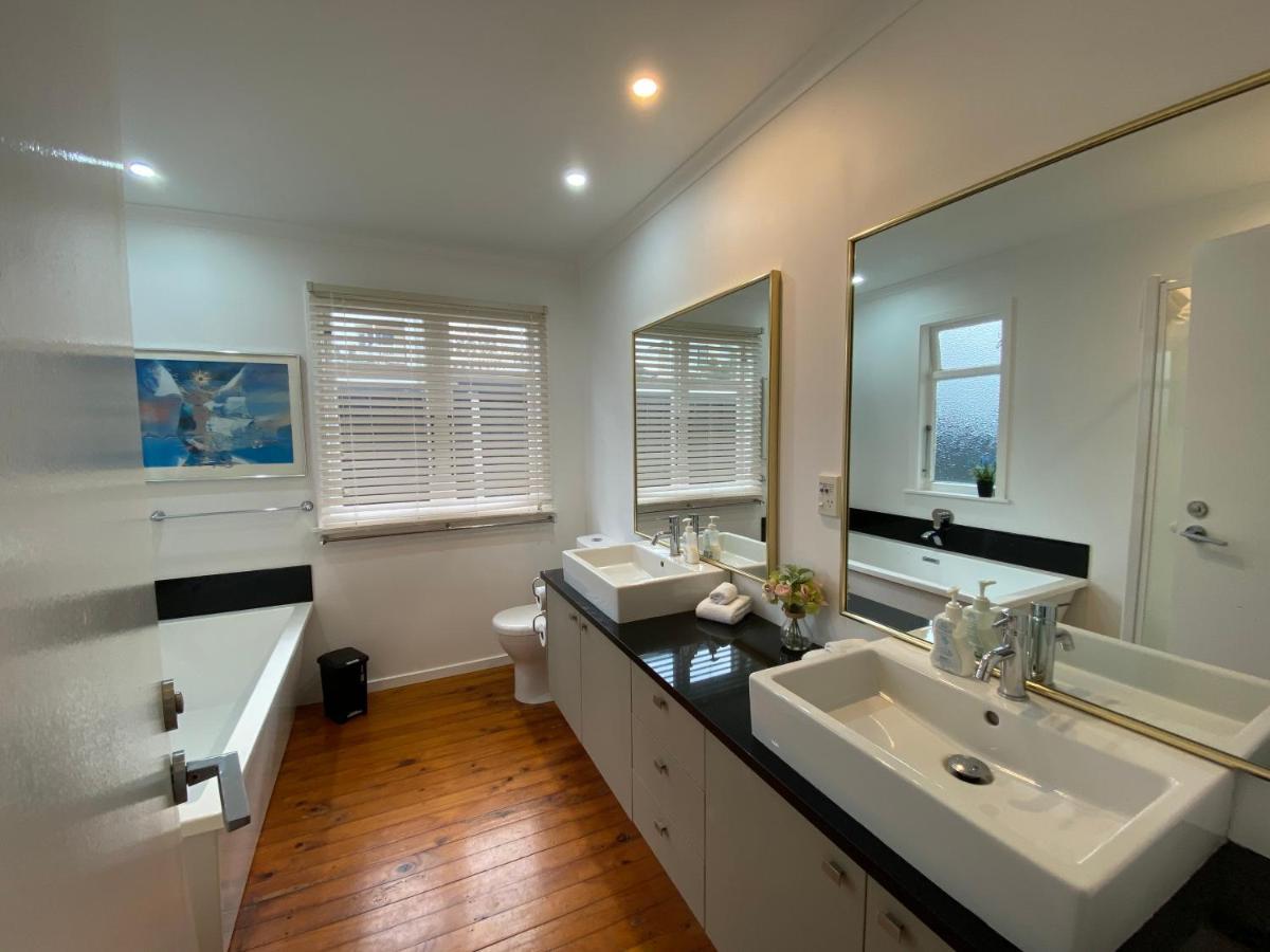 Ocean Front East End Beach House New Plymouth Esterno foto